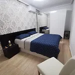 Location 6 Personnes A Τορεβιέχα