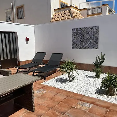 Location 6 Personnes A Τορεβιέχα